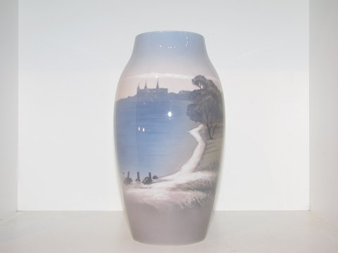 Bing & Grøndahl
Vase med slot fra 1915-1948