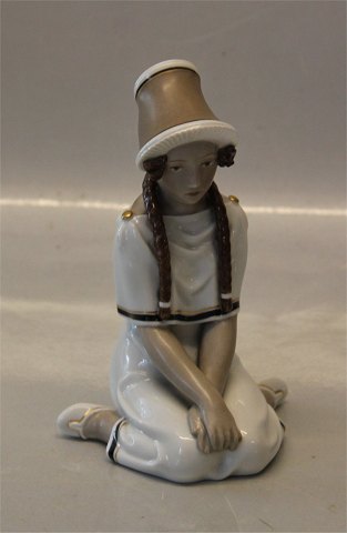 Royal Copenhagen figurine 12475 RC Seventeen years 5½" 1930 Arno Malinowski 