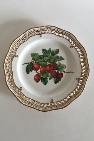 Royal Copenhagen Flora Danica Fruit Plate No 429/3584. Measures 22cm and is in perfect condition. Pre 1900   No 111