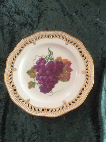 Royal Copenhagen Flora Danica Fruit Plate No 429/3584. Measures 22cm and is in perfect condition. Pre 1900  No 105