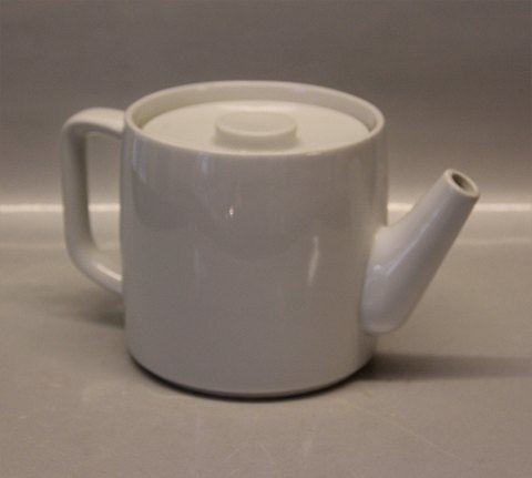 White Pot  6306 Tea pot 1.4 liter / 13 x 22 cm med låg  6222.1 (127) Design Grethe Meyer Royal Copenhagen Porcelain