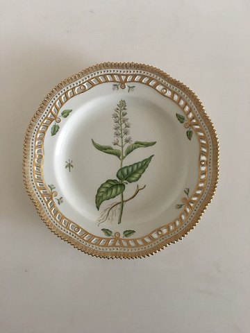 Royal Copenhagen Flora Danica Pierced Dinner Plate No 20/3553