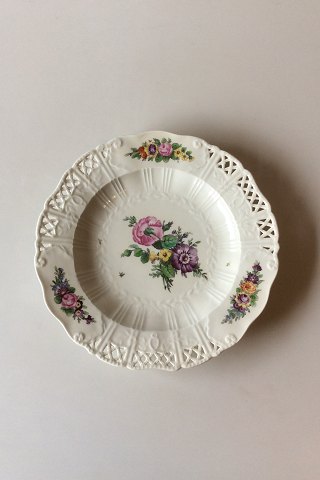 Royal Copenhagen Saxon Flower Dinner-/Fruit Plate Premium model with pierced border