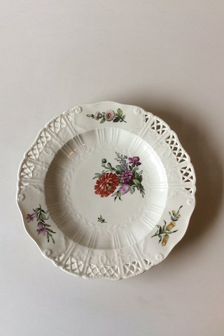 Royal Copenhagen Saxon Flower Dinner-/Fruit Plate Premium model with pierced border