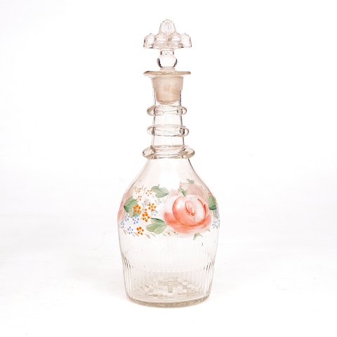 Emaljedekoreret karaffel. Fremstillet ca. år 1860. 
H: 24,5cm