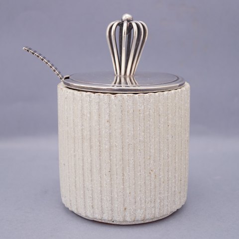 Arne Bang; marmalade jar in stoneware decorated with grey glaze and with lid and spoon in sterling silver #129