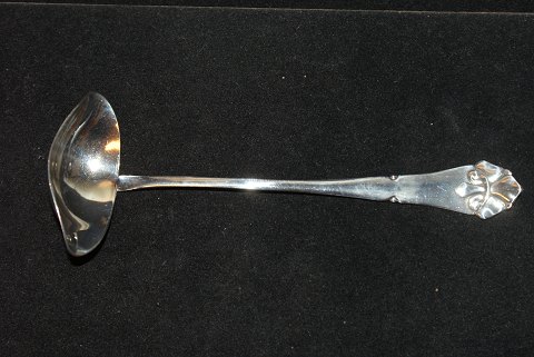Cream spoon French lily silverLength 14 cm.