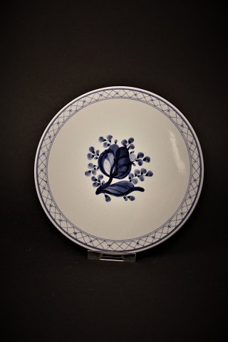 Royal Copenhagen - Aluminia Tranquebar / Trankebar fajance
rund bordskåner / smørbræt , Dia.:15cm.
RC# 11/1403.