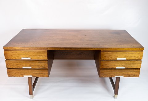 Desk in rosewood designed by Kai Kristiansen and from the 1960s.
5000m2 showroom