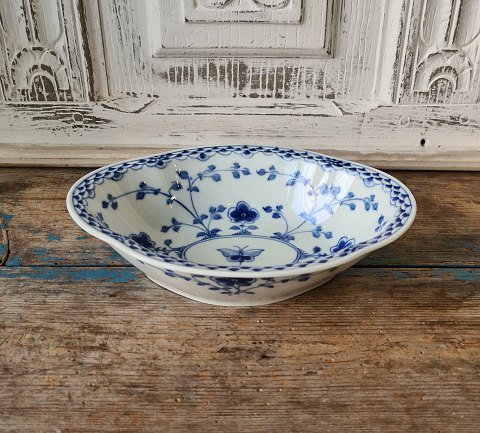 B&G Dickens Butterfly oval bowl no. 572