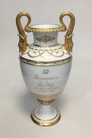 Royal Copenhagen Amphoravase with inscription and picture of Helsingborg City Hall