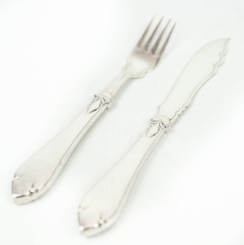 Set of fish cutlery in Freja of hallmarked silver.
5000m2 showroom.
