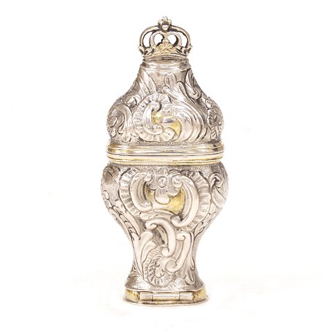 Rococo silver vinaigrette. Jacob Johansen, 
Løgumkloster, Denmark, 1745-88. H: 8,2cm. W: 42gr