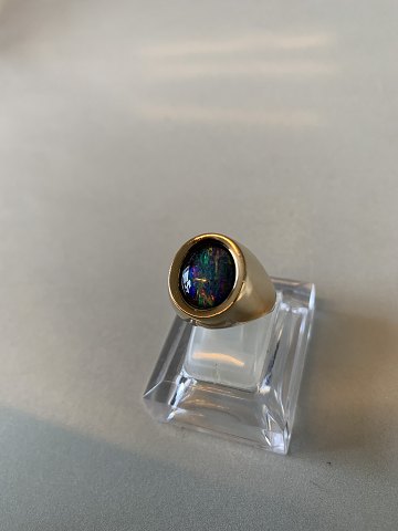 Ladies ring with opal in 14 carat GoldSize 57