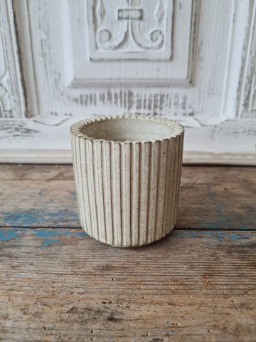 Arne Bang fluted vase in sand-coloured glaze no. 129