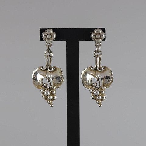 GJ
1996
Årssmykke
Ørestikker