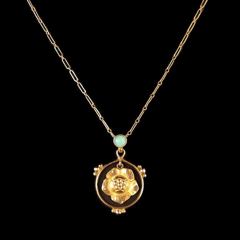 Georg Jensen; Halskæde i 18 kt. guld med opal #182