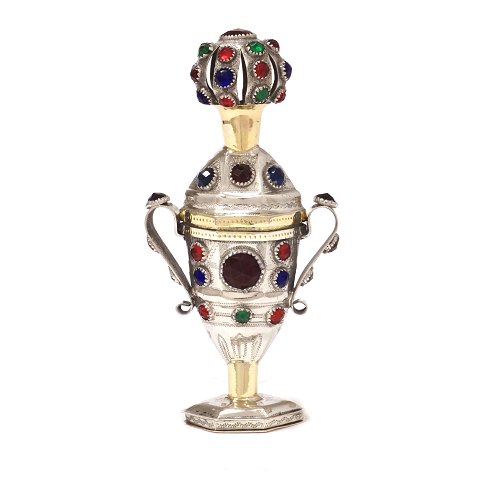 Danish silver vinaigrette dated 1867. H: 12,3gr. 
W: 72,2gr