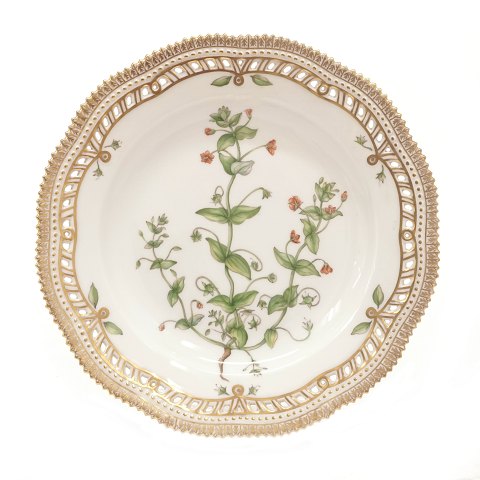 Royal Copenhagen Flora Danica dinner plate 3553. 
"Anagallis arvensis L.". D: 25,5cm
