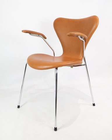 Syverstol med armlæn - Model 3207 - Cognac Læder - Arne Jacobsen & Fritz Hansen
Flot stand
