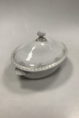 Royal Copenhagen Prinsesse Guld Oval lågfad No 173/174 or 1702