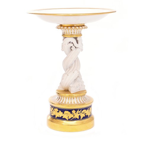 Royal Copenhagen Hetch tazza 1870-90. H: 35cm. D: 
27cm