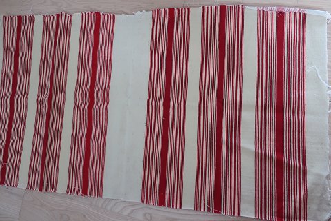 Fustian (olmerdug) made of wool
This antique Danish fustian is in the old hand-woven/home-woven quality from 
the years when that was the way to do it and it is NOT industrial produced
This item is: 130cm x 70cm