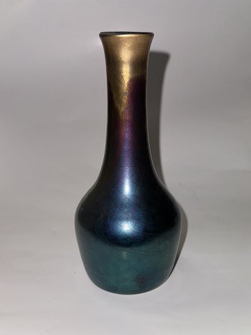 Vase med guld og lustreglasur fra P. Ipsens Enke