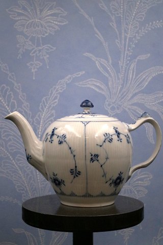 Royal Copenhagen Blue Fluted Plain Teapot.
RC#1/257...