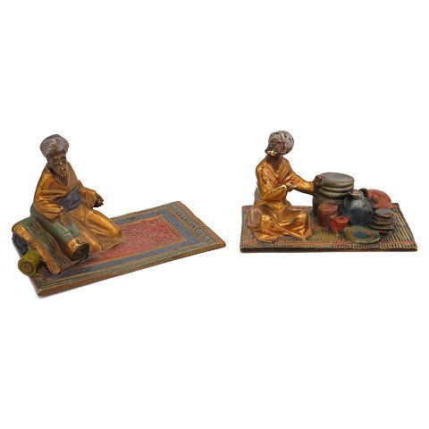 Pair of Vienna bronze figurines signed "Argentor 
Vienna B. Zach". H: 4,5cm. base: 7,5x4,8cm