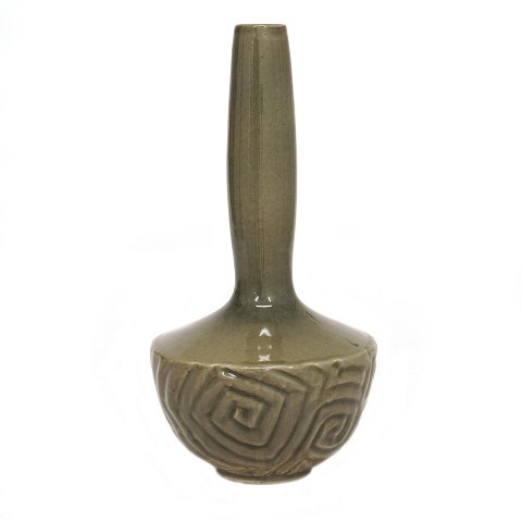 Per Weiss, Denmark, 1953-2023, stoneware vase. 
Signed Weiss 20. H: 2cm. D: 14cm