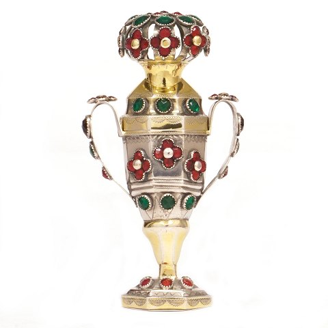 Very large silver vinaigrette by Peter Johannsen 
Petersen, Aabenraa, Denmark. H: 14cm