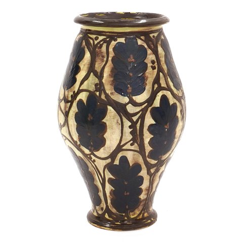 Stor Kähler vase i stentøj. Signeret "HAK" og 
fejlfri. H: 58cm