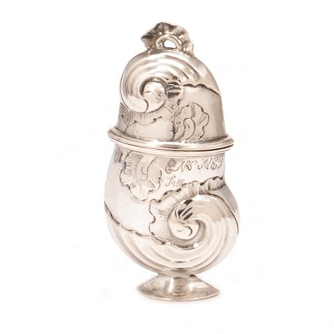 Danish silver vinaigrette. H: 7cm