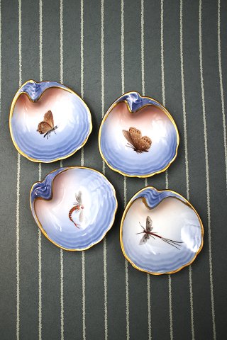 4 fine, old oyster bowls from Dahl Jensen with motifs of flying insects and gold edge...
