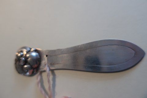 Antique clip for paper-/money clip / bookmarker
Silver
Stamp 830S F.S.H.  
F.S.H is the danish silversmith Fritz S.Heimburger (1898-1948), Copenhagen
L: 8cm  W: 1,8cm
In a good condition