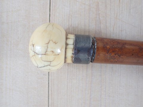 Malakkastok  med knop af elfenben.