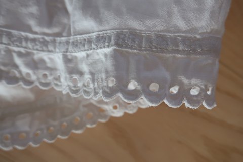 Good old pantalettes Very beautiful and special
In a good condition