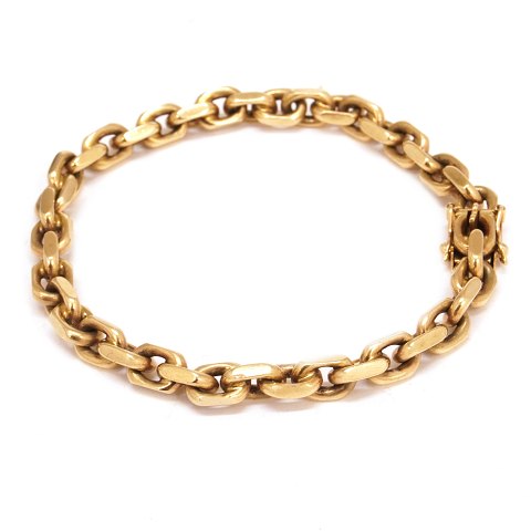 8kt gold anchor bracelet. L: 20cm. 6x9mm. W: 20gr