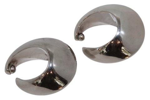 Georg JensenStore moderne øreringe af Nanna Ditzel