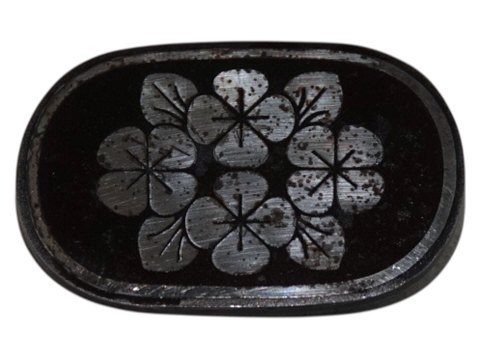 Georg Jensen
Lille mørk broche med blomster fra 1944-1950