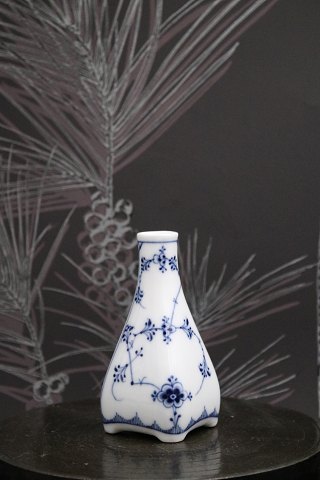 Rare Royal Copenhagen, Blue Fluted Plain vase. 
RC# 1/453.  
1898-1923...