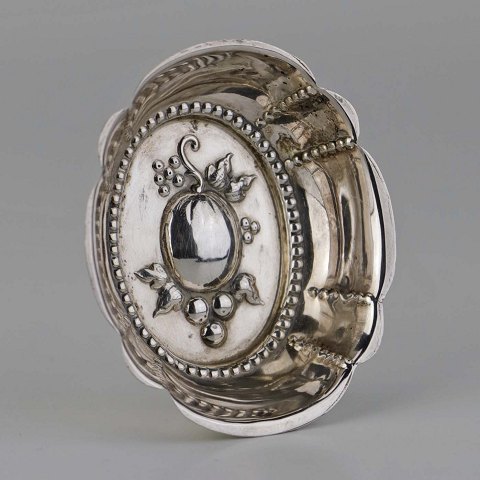 Christian Michelsen sølvkar
6,5 cm
