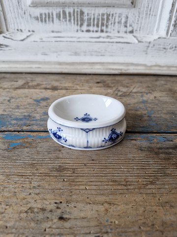 Royal Copenhagen Musselmalet riflet saltkar no. 195