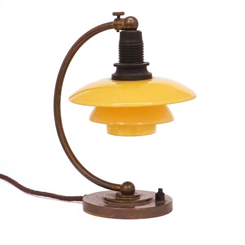 PH lampe. PH 1/1 Natbordslampe fra 1930erne. 
Stemplet "Patented". God stand. H: 25cm