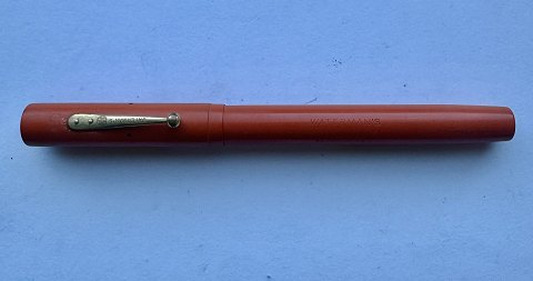 Koralrød Watermans nr. 52 fyldepen