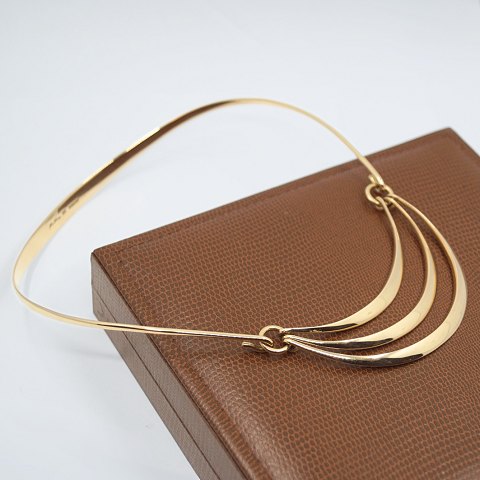 Hans Hansen, Bent Gabrielsen; A necklace of 14k gold