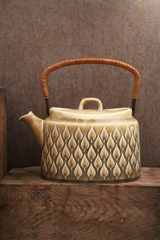 Bing & Grondahl Relief/Kronjyden oval teapot...