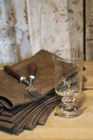 10 pcs. Beautiful old French damask woven linen napkins with leaf tendrils and in a beautiful brown color...