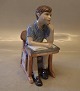 Kongelig Dansk  409 Kgl. Dreng på skolebænk 17 cm (1249409) Children in activity 2006 